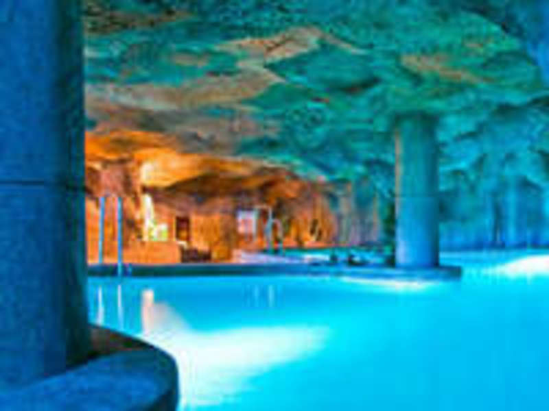 Oferta especial mayores 55 años en el hotel Playacapricho con bus desde Sevilla